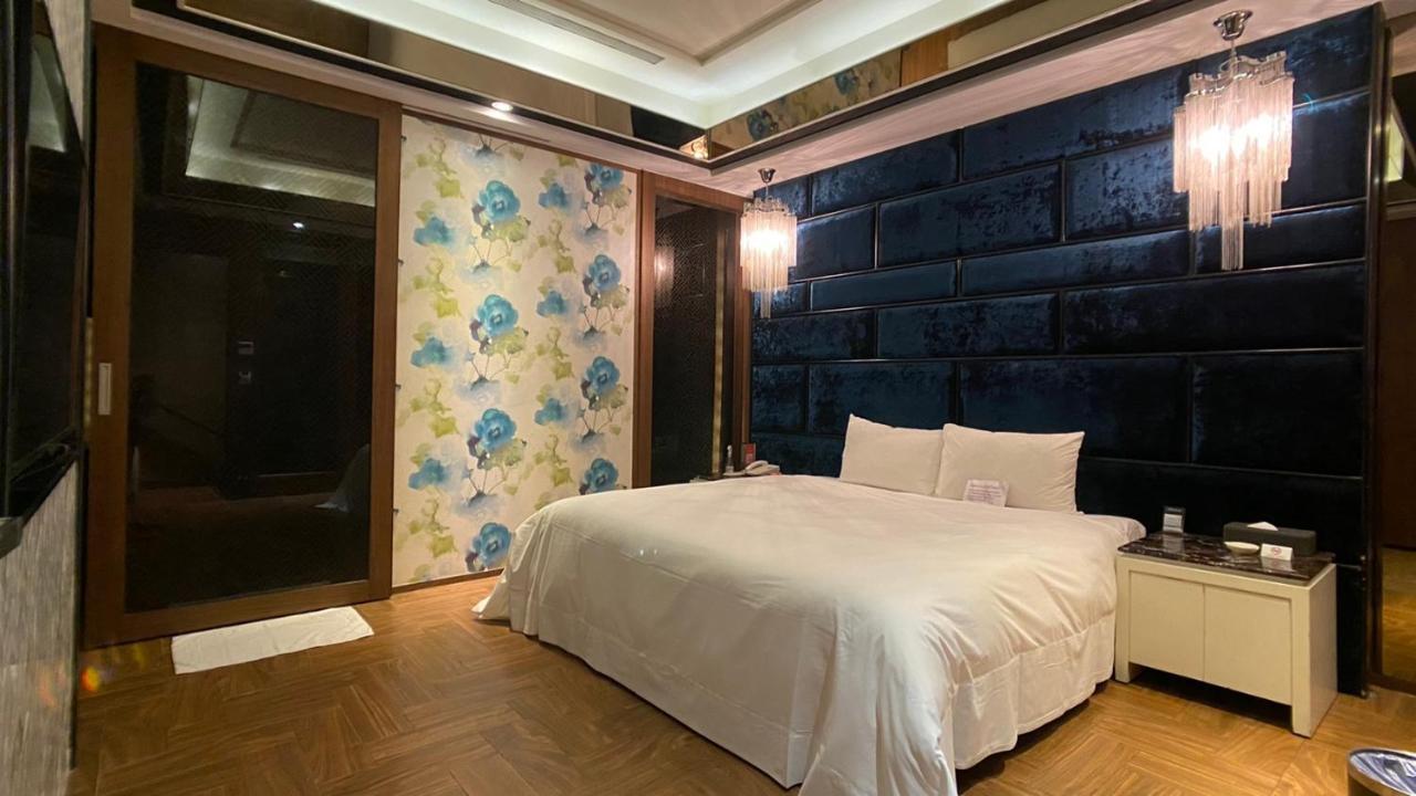Holly Wood Motel Pitou Ngoại thất bức ảnh