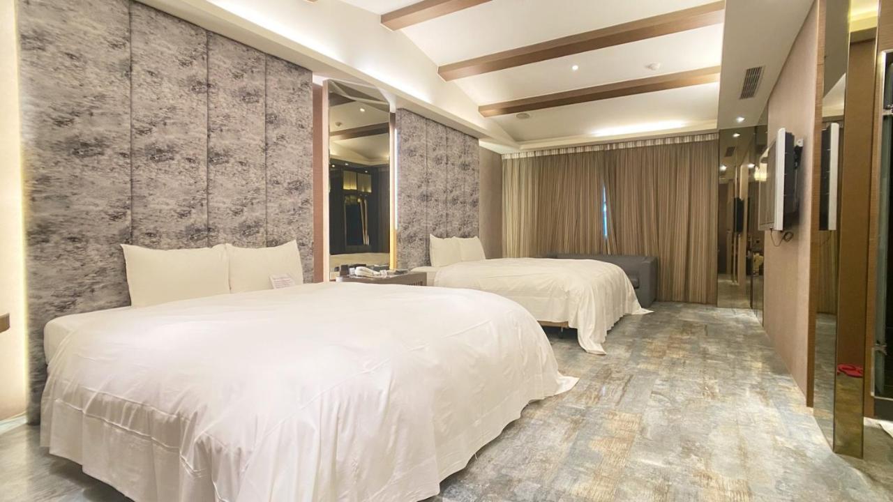 Holly Wood Motel Pitou Ngoại thất bức ảnh