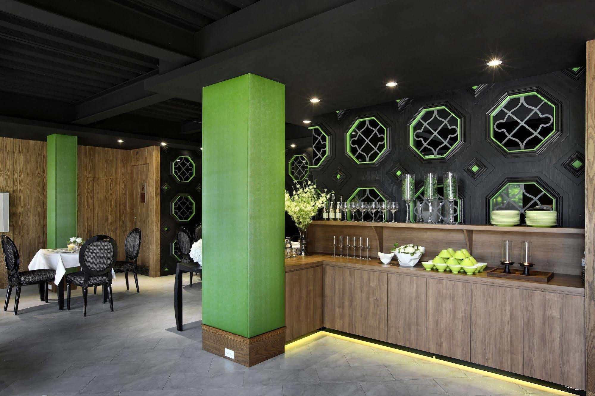 Holly Wood Motel Pitou Ngoại thất bức ảnh