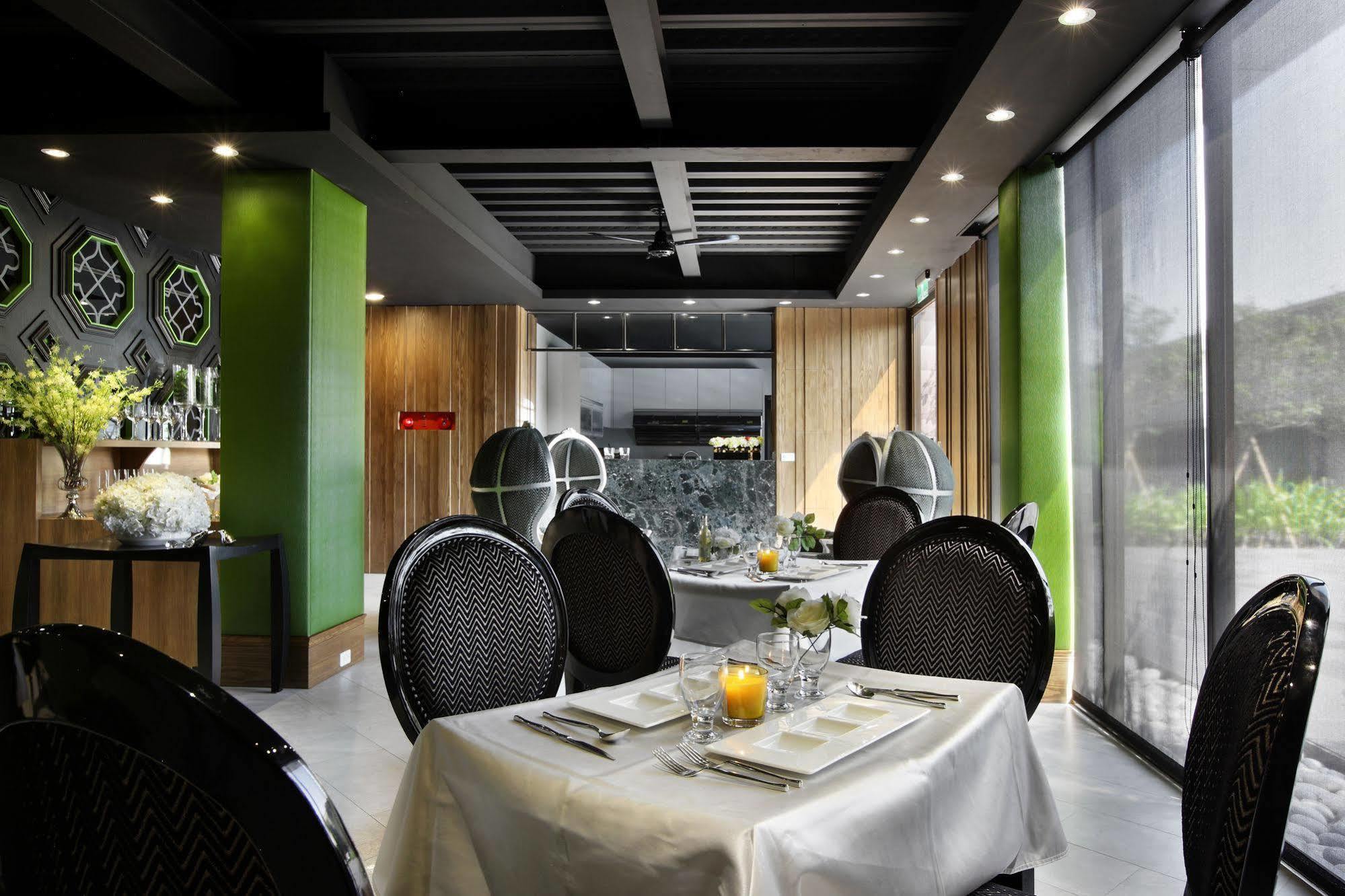 Holly Wood Motel Pitou Ngoại thất bức ảnh
